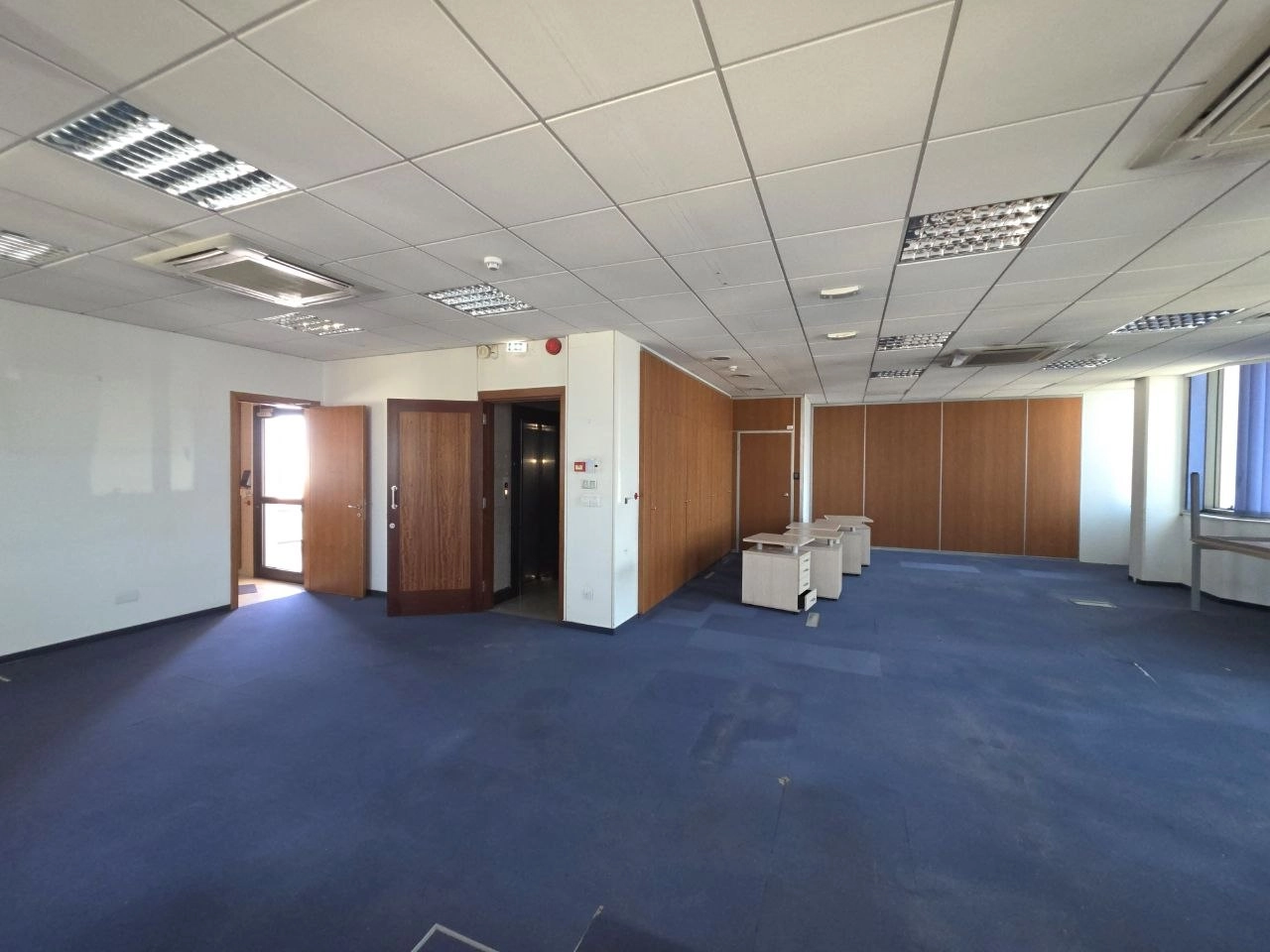 1410m² Office for Rent