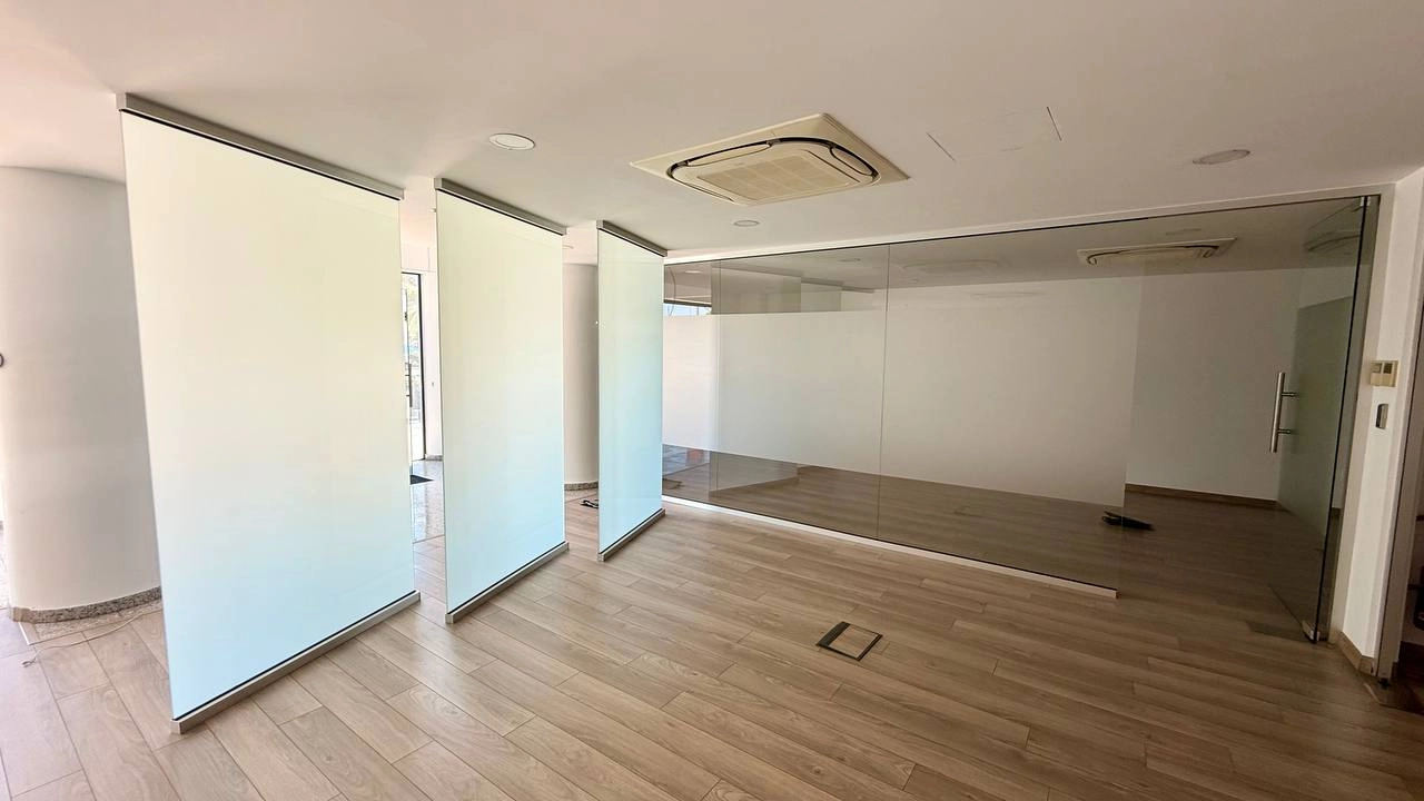 246m² Office for Rent