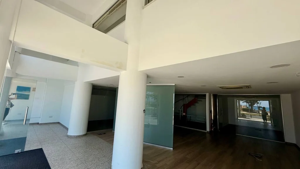 246m² Office for Rent
