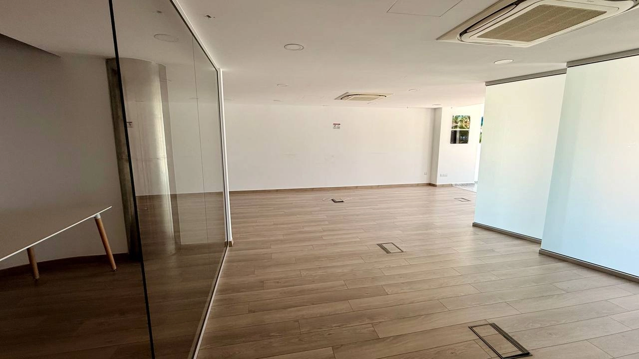 246m² Office for Rent