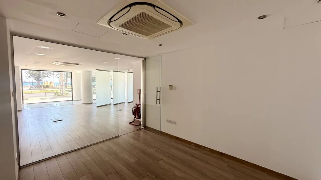 246m² Office for Rent