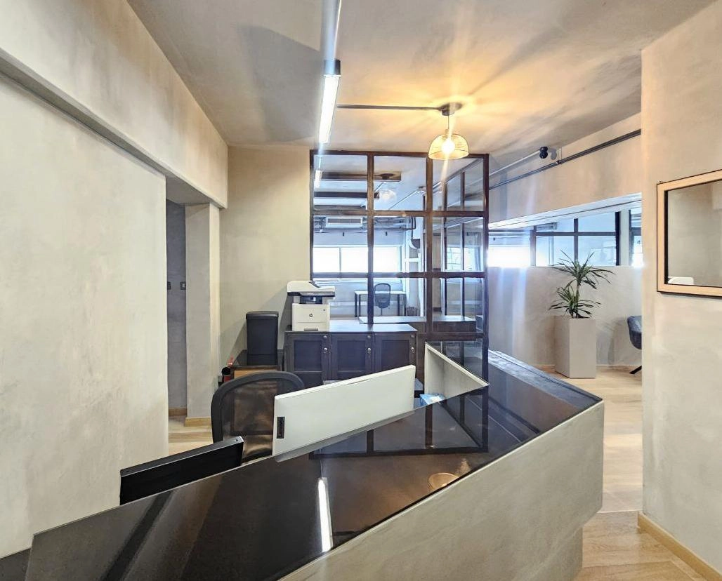 300m² Office for Rent
