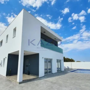 4 Bedroom House for Rent in Akrotiri, Limassol District