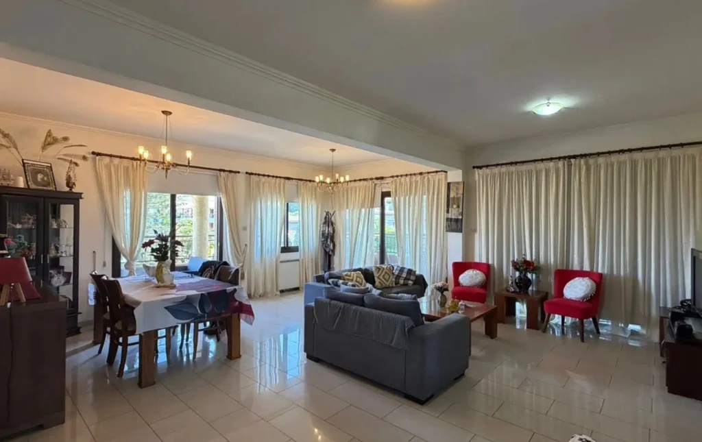 225m² Building for Sale in Germasogeia, Limassol District