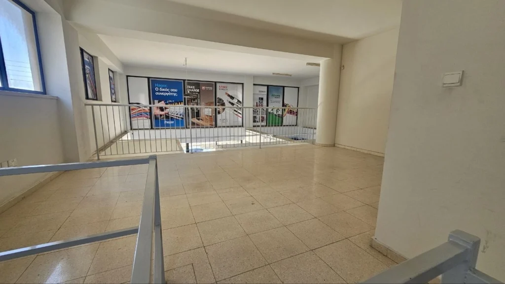 500m² Building for Rent