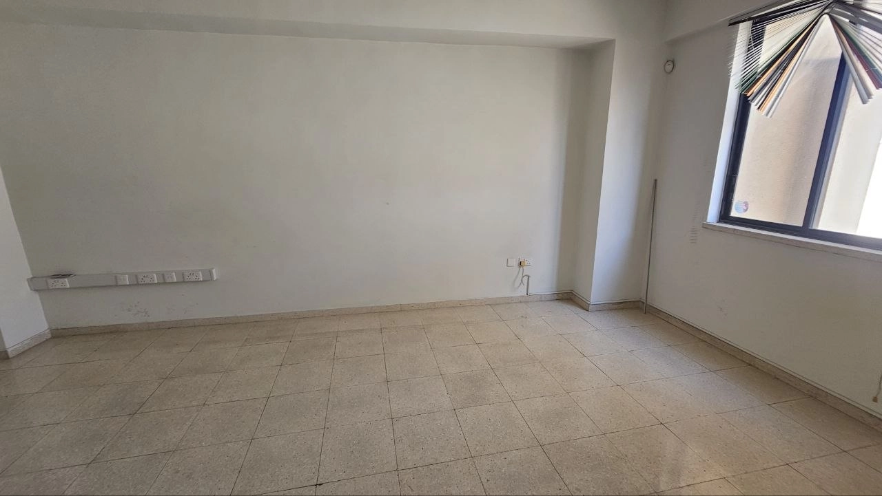 500m² Building for Rent