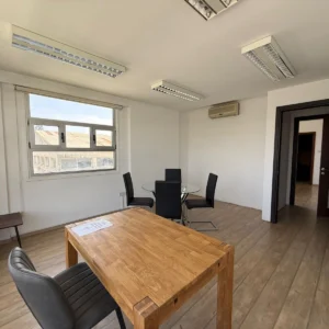315m² Office for Rent