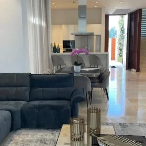 5 Bedroom House for Rent in Kato Paphos