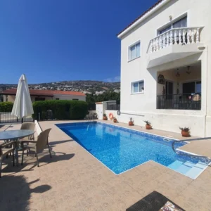 2 Bedroom House for Sale in Peyia, Paphos District