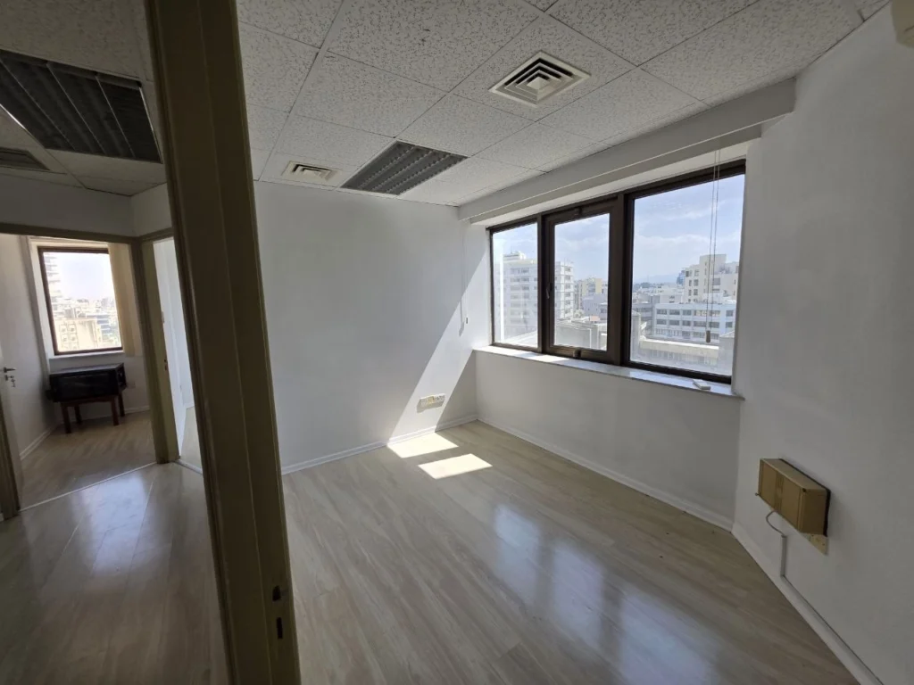 150m² Office for Rent