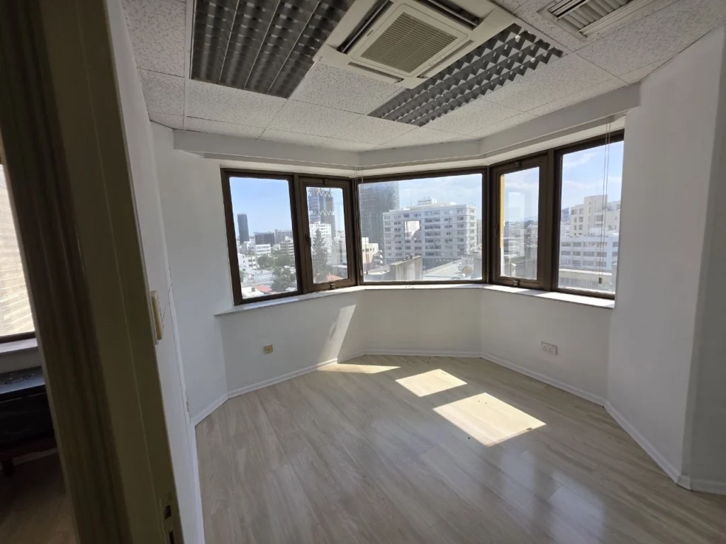 150m² Office for Rent