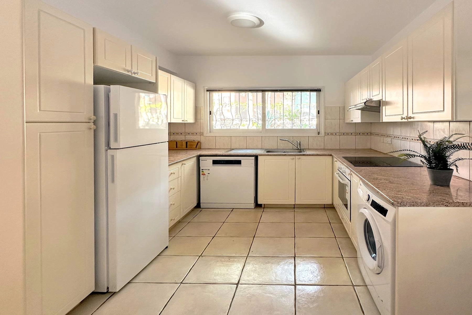 3 Bedroom House for Sale in Paphos – Agios Theodoros