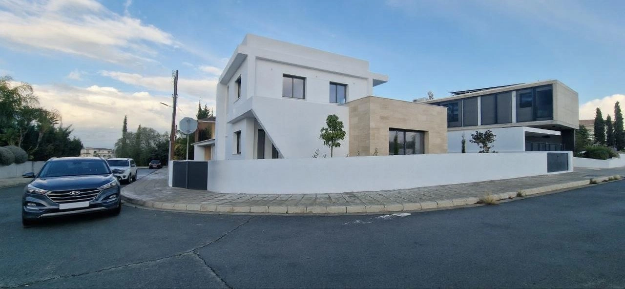 4 Bedroom House for Sale