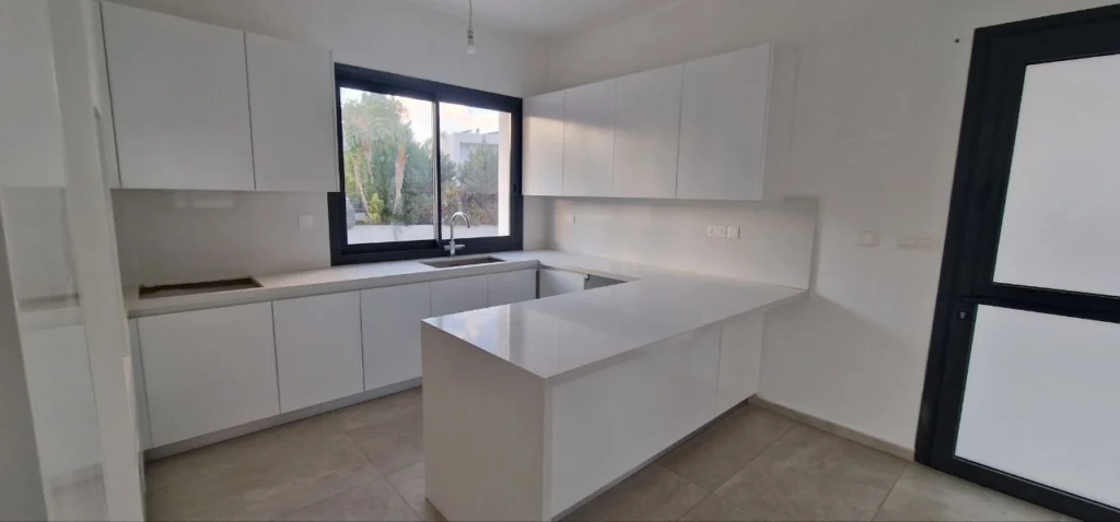 4 Bedroom House for Sale