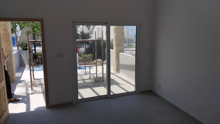 40m² Apartment for Sale in Tombs Of the Kings, Paphos District