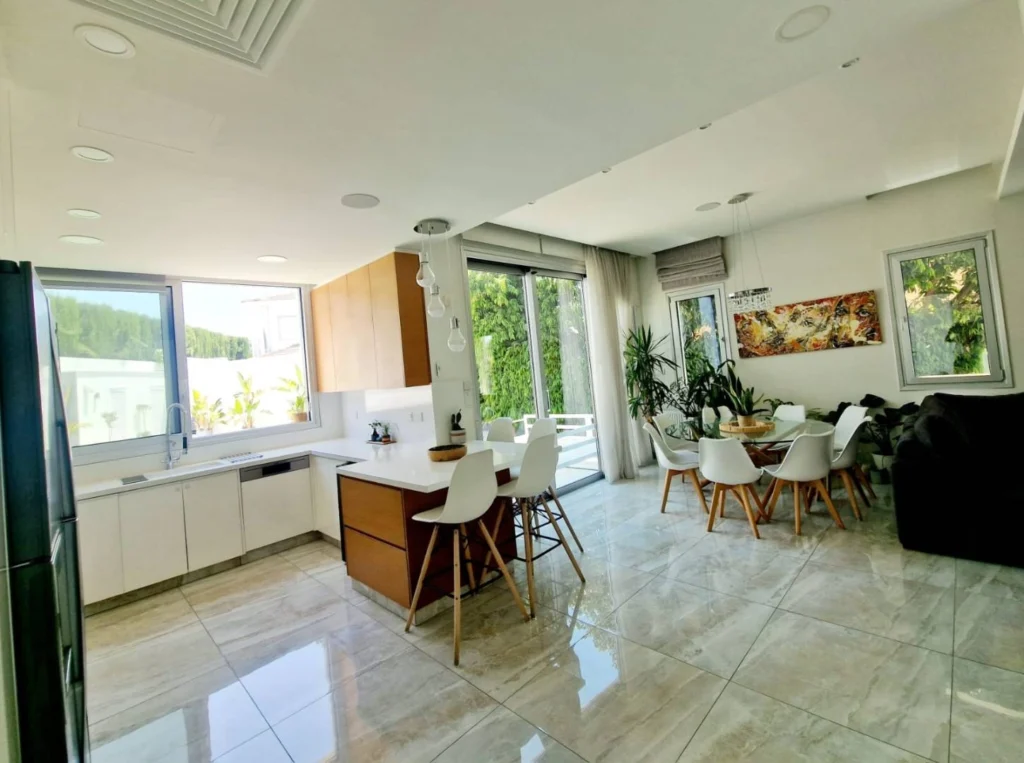 5 Bedroom House for Sale in Limassol – Agios Athanasios