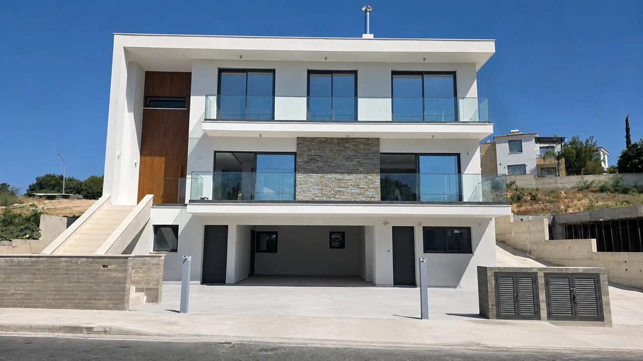 6+ Bedroom House for Sale in Paphos – Anavargos