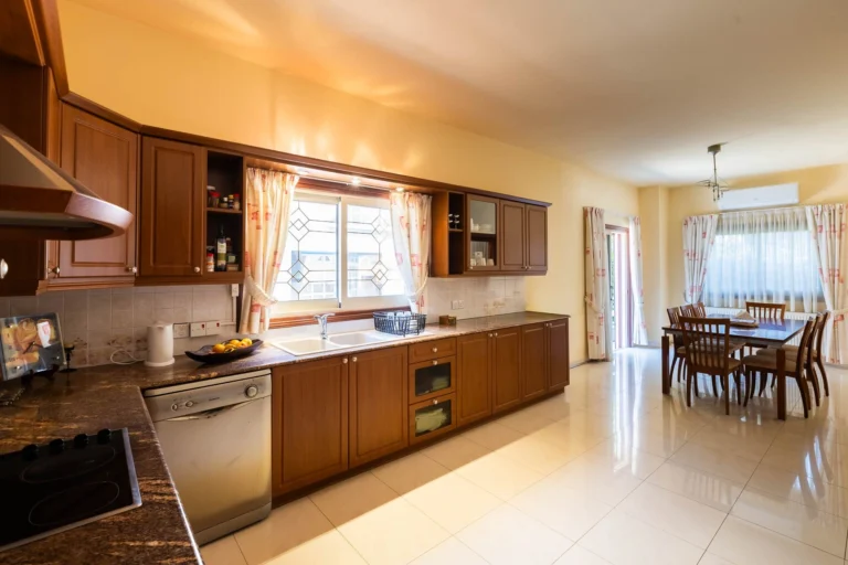 Cheap Houses and Villas for Sale Larnaca up to 800000 euro