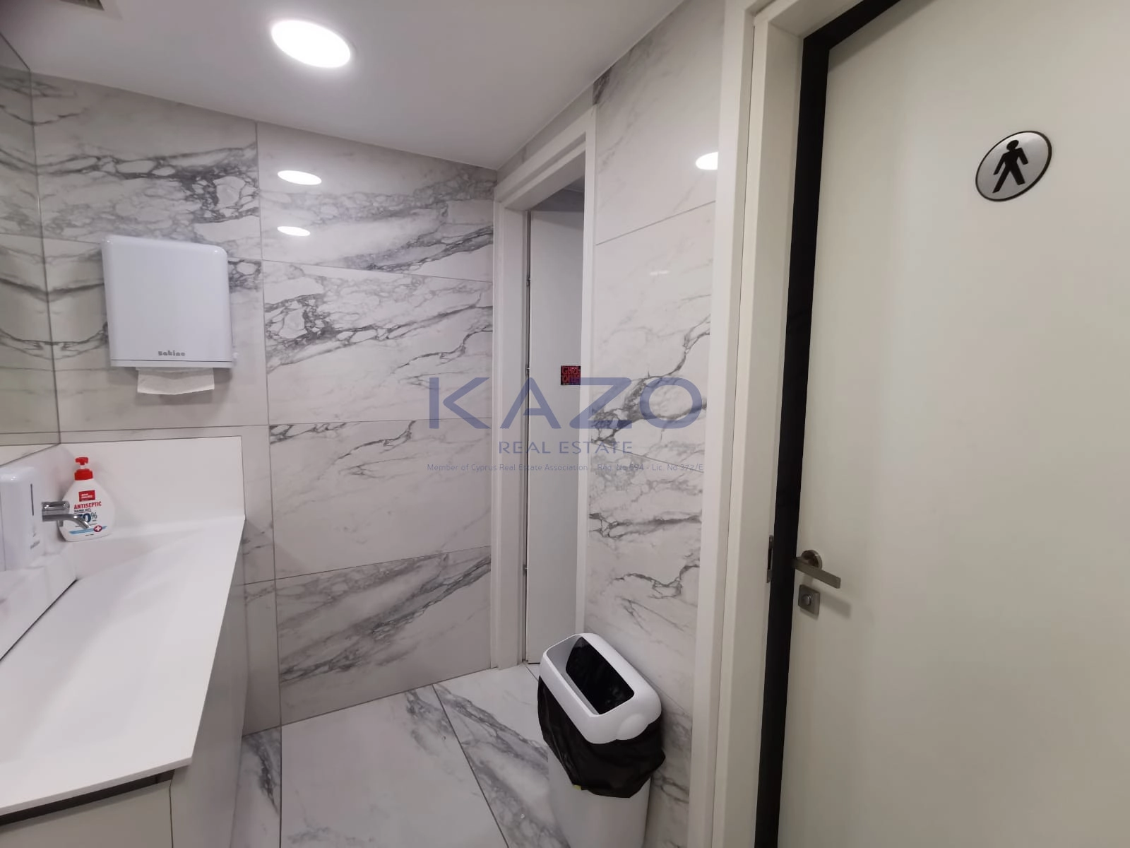 190m² Office for Rent in Limassol District