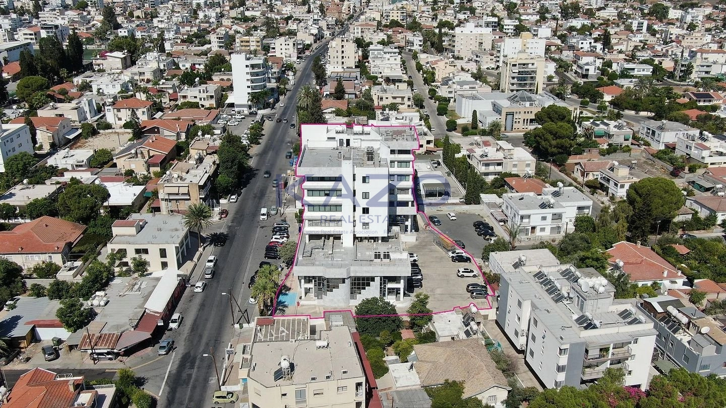 1722m² Building for Sale in Agios Dometios, Nicosia District