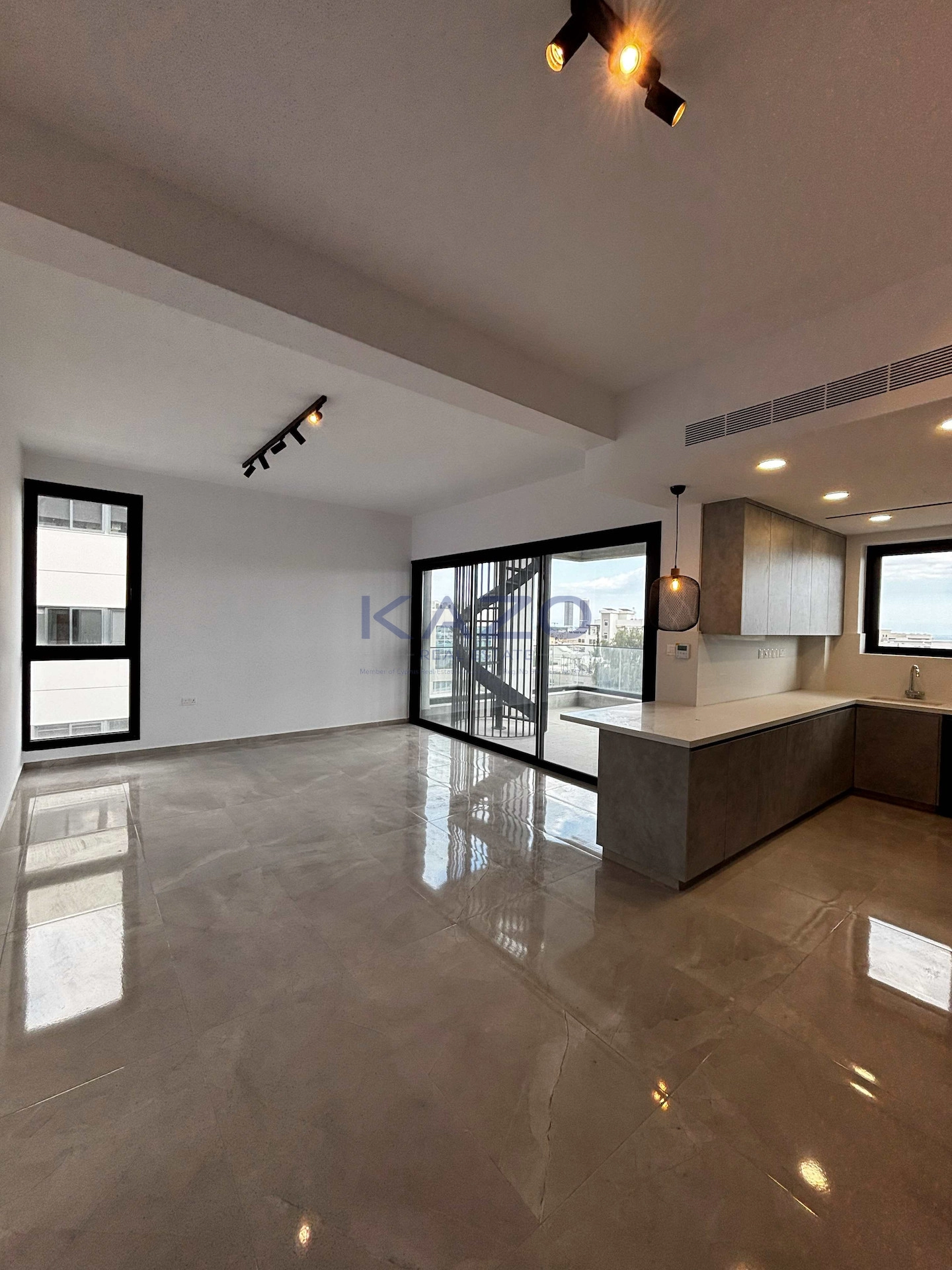 2 Bedroom Apartment for Sale in Limassol – Mesa Geitonia