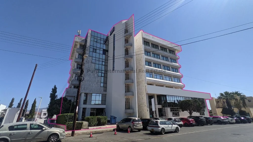 1722m² Building for Sale in Agios Dometios, Nicosia District