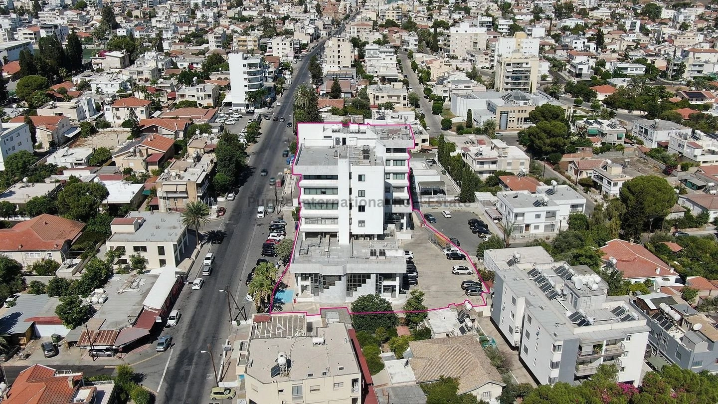 1722m² Building for Sale in Agios Dometios, Nicosia District