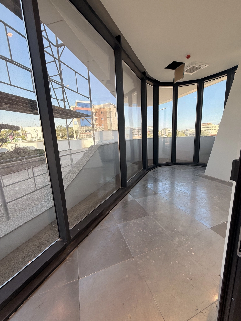 399m² Office for Rent in Limassol – Mesa Geitonia