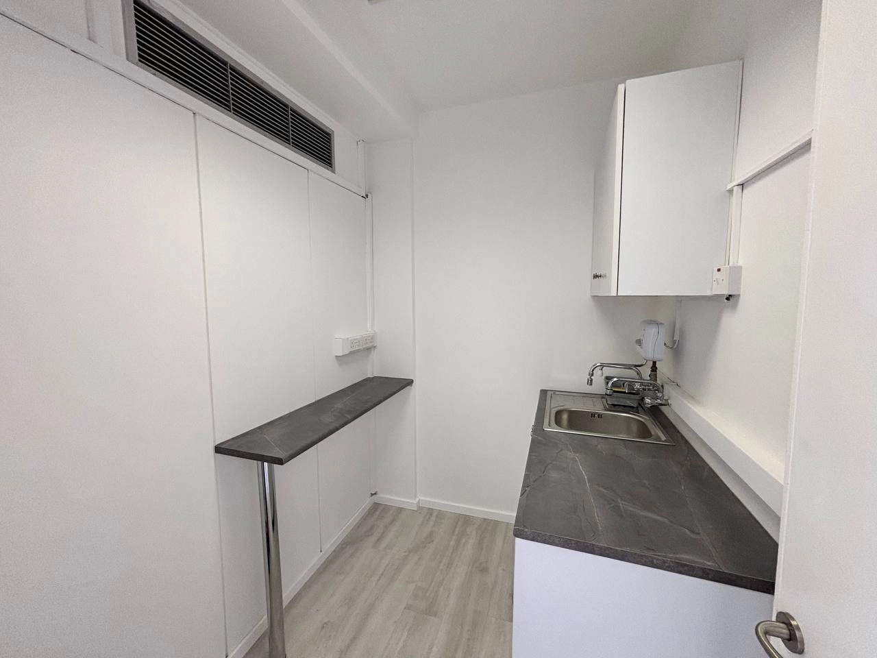 130m² Office for Rent in Limassol – Neapolis