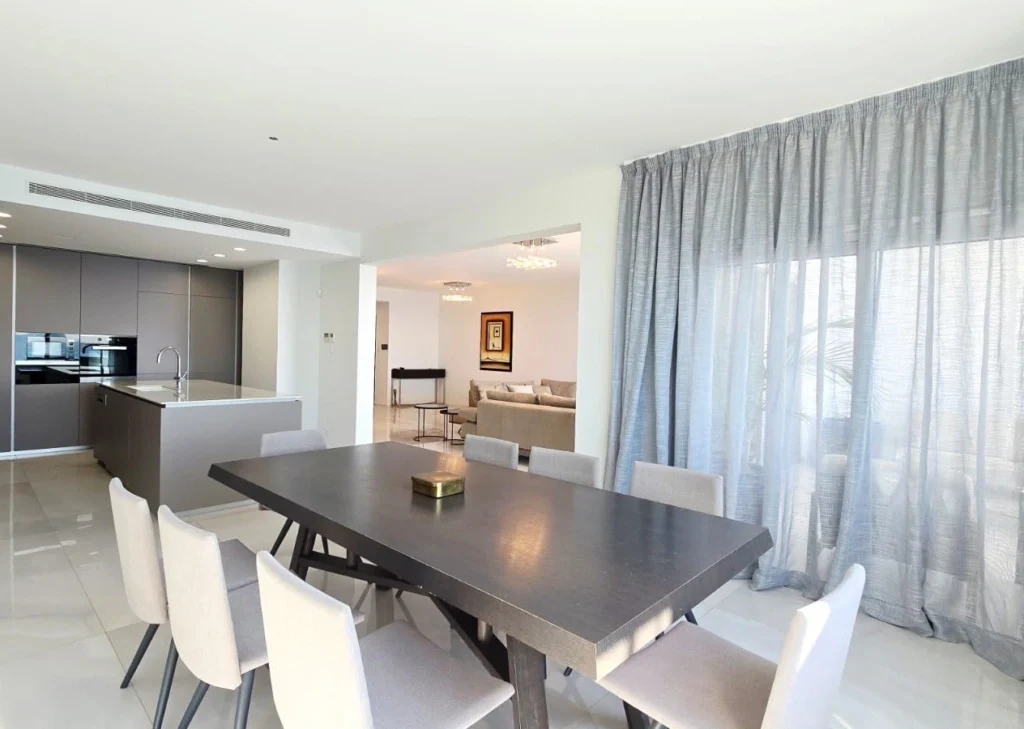 4 Bedroom Apartment for Rent in Agios Tychonas, Limassol District