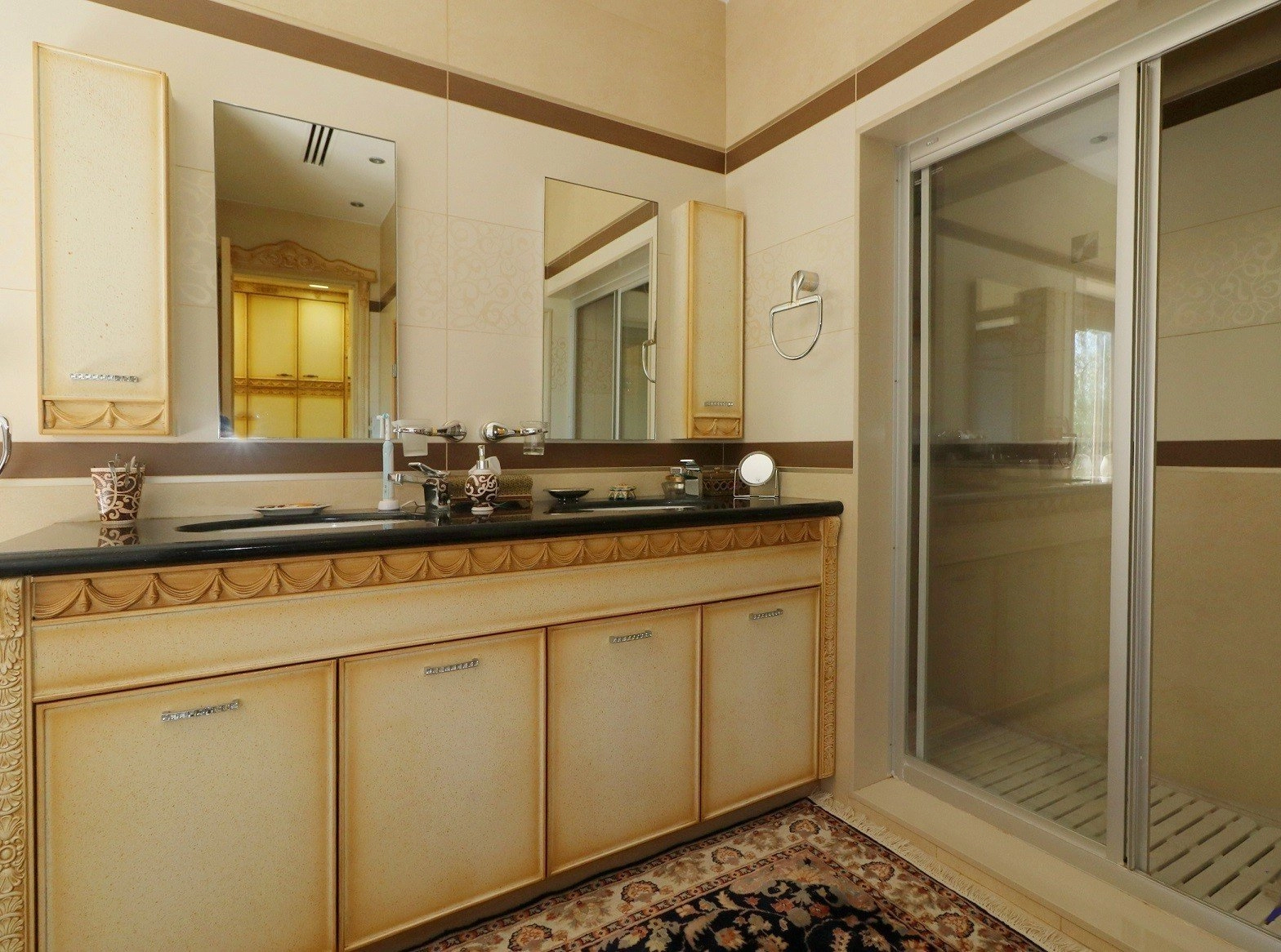 5 Bedroom House for Sale in Mouttagiaka, Limassol District