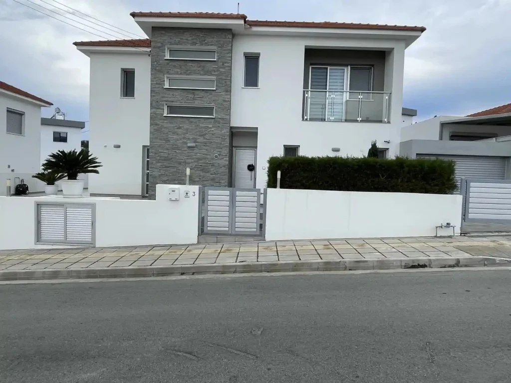 5 Bedroom House for Rent in Parekklisia, Limassol District