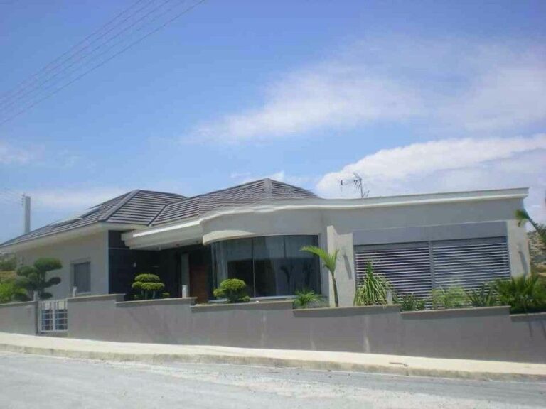 2 Bedroom Apartment for Sale in Germasogeia, Limassol District