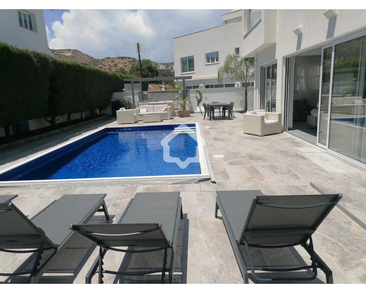 5 Bedroom House for Rent in Agios Tychonas, Limassol District