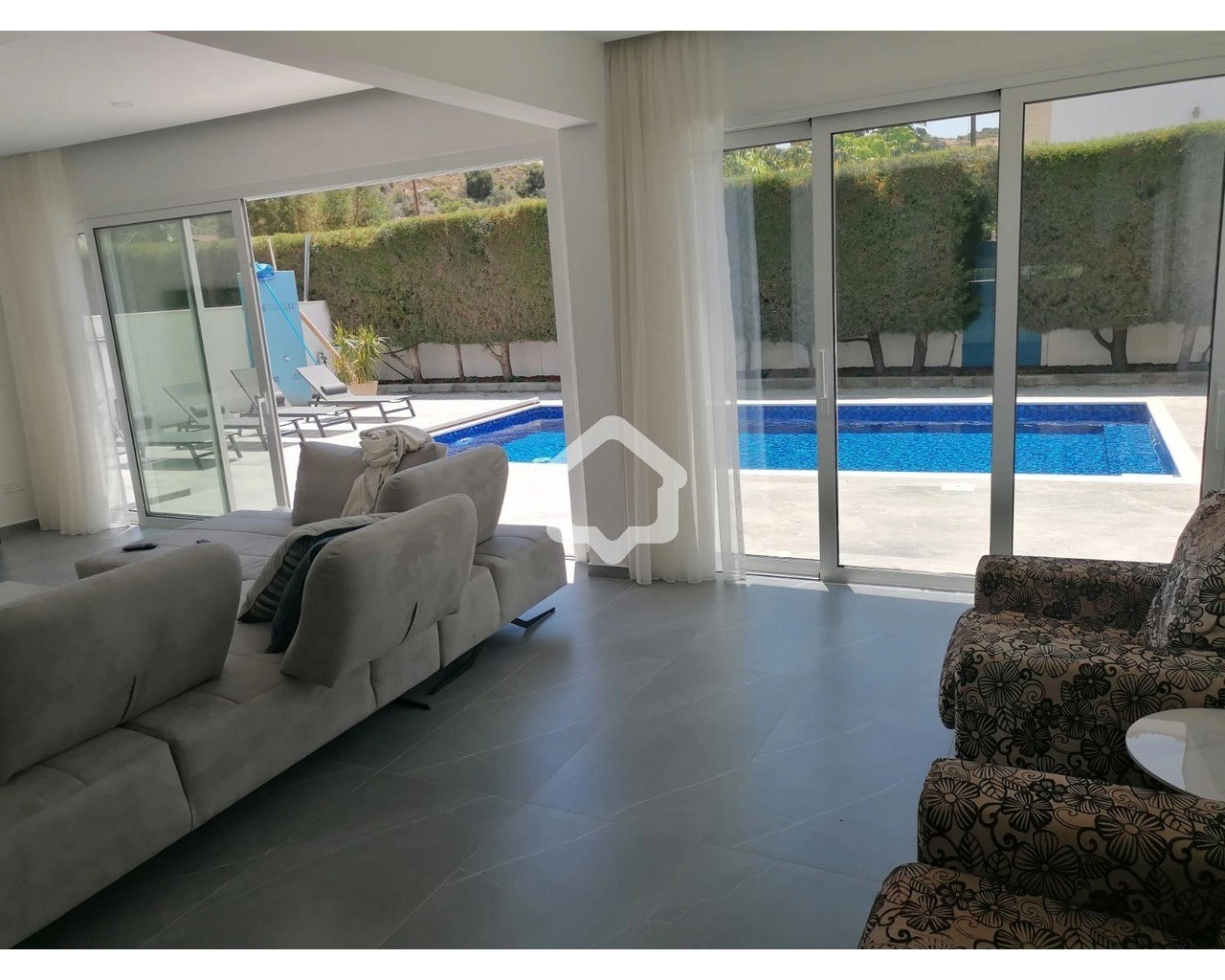 5 Bedroom House for Rent in Agios Tychonas, Limassol District