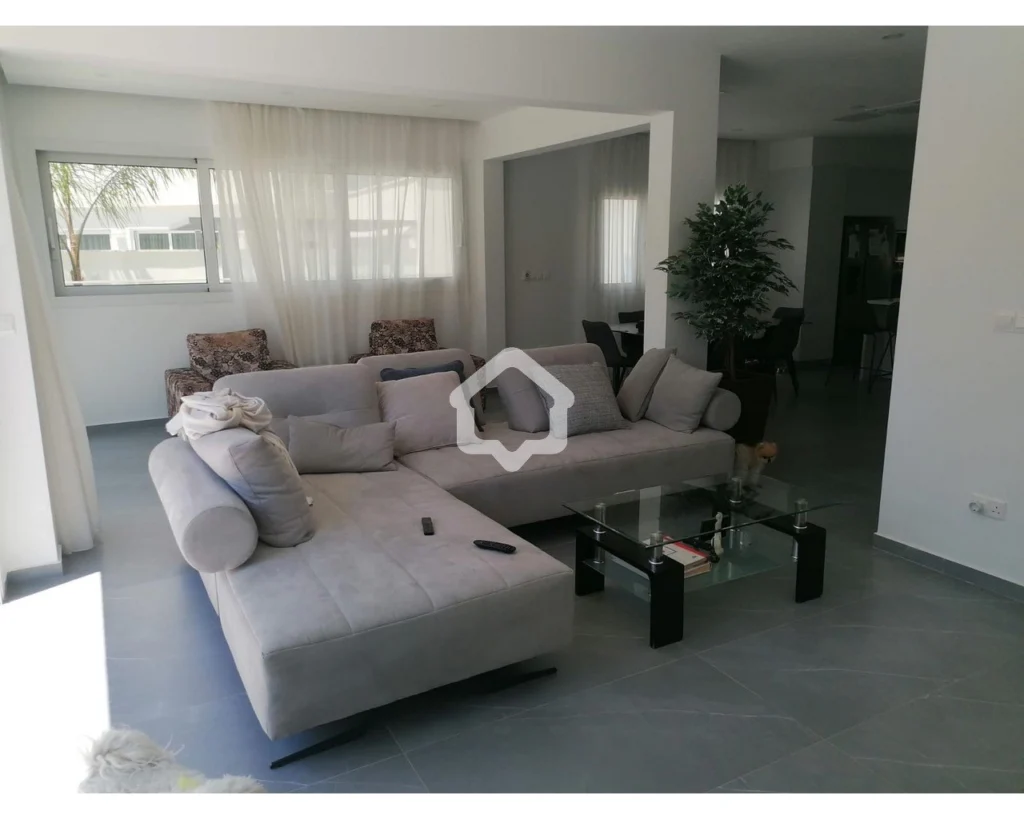 5 Bedroom House for Rent in Agios Tychonas, Limassol District