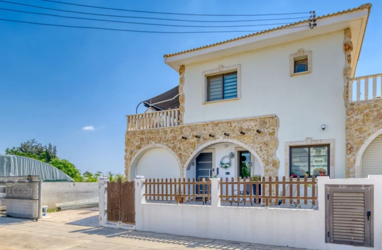 Cheap Houses and Villas for Sale Famagusta up to 400000 euro