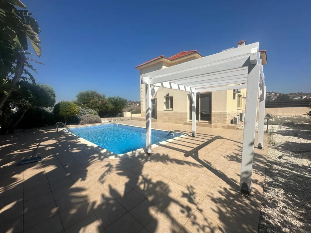 3 Bedroom House for Rent in Monagroulli, Limassol District