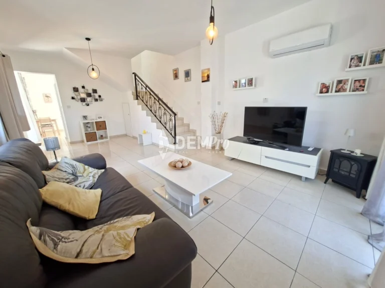 2 Bedroom House for Sale in Peyia, Paphos District