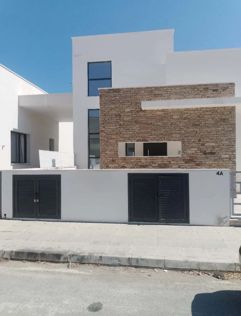 3 Bedroom House for Sale in Germasogeia, Limassol District