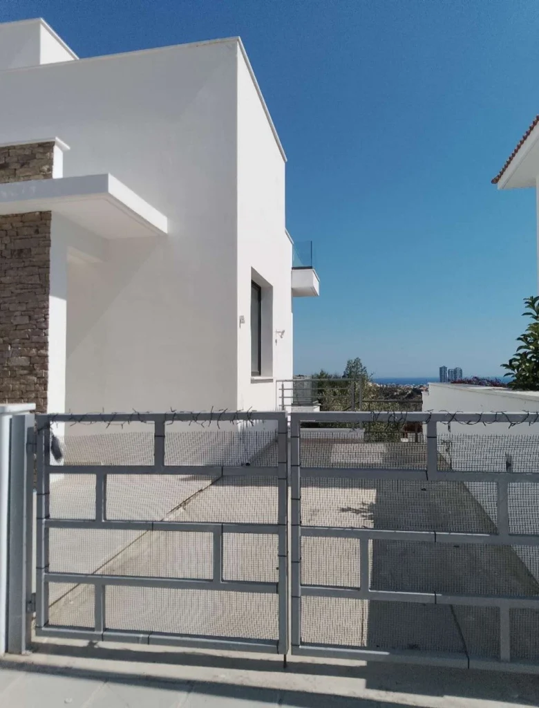 3 Bedroom House for Sale in Germasogeia, Limassol District