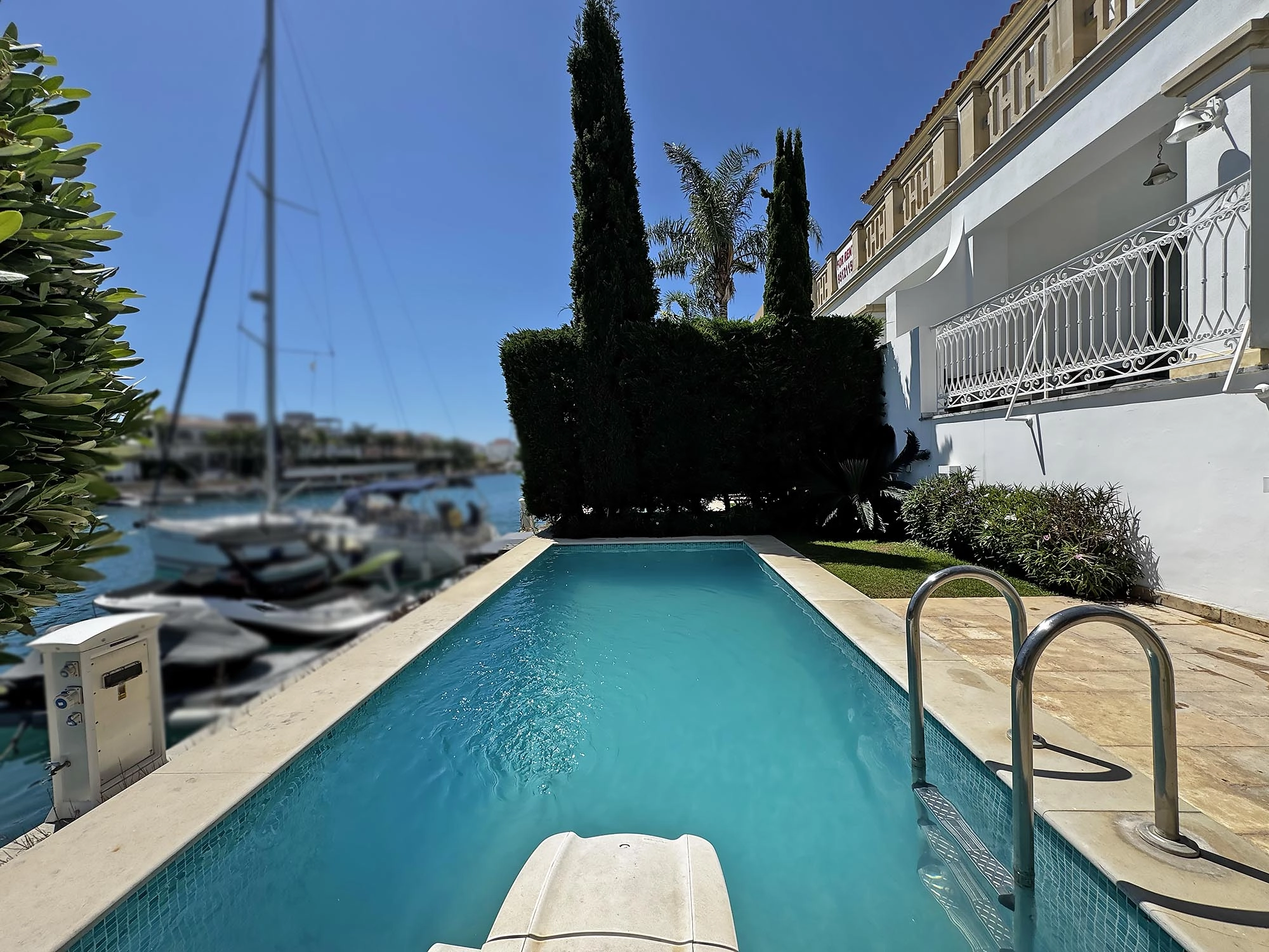 4 Bedroom House for Sale