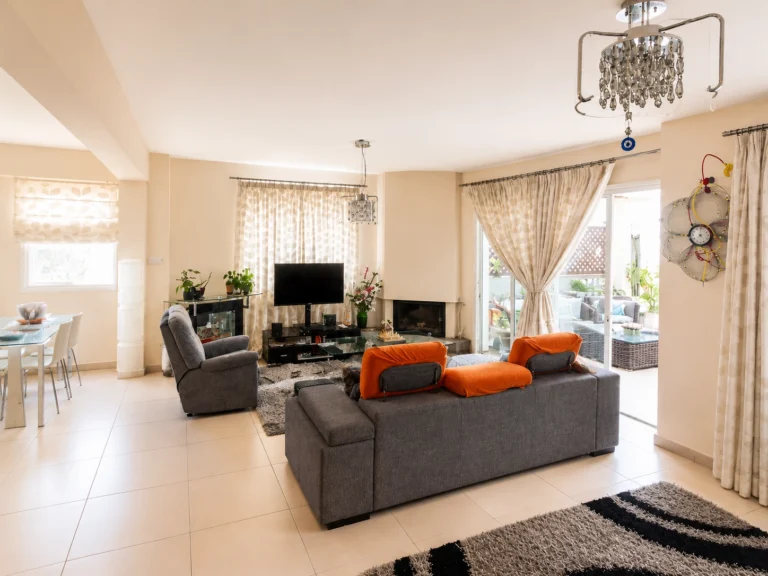 4 Bedroom Apartment for Sale