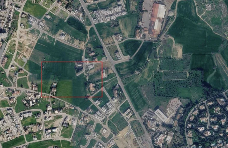 592m² Plot for Sale