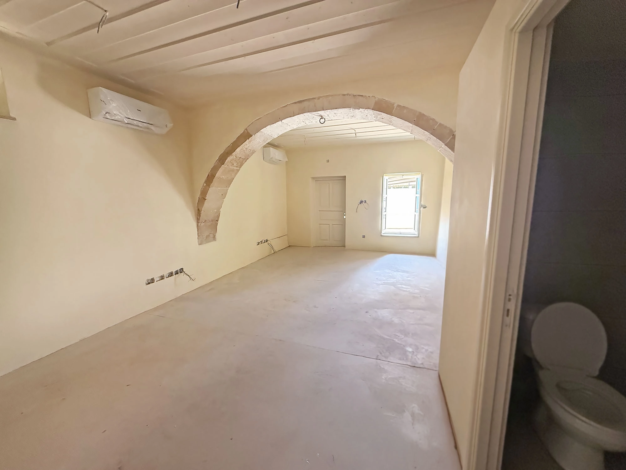 400m² Building for Sale in Larnaca – Sotiros