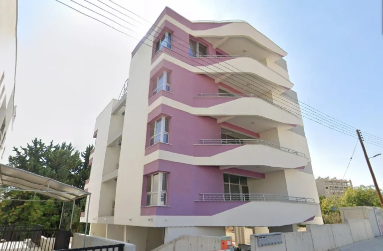 717m² Building for Sale