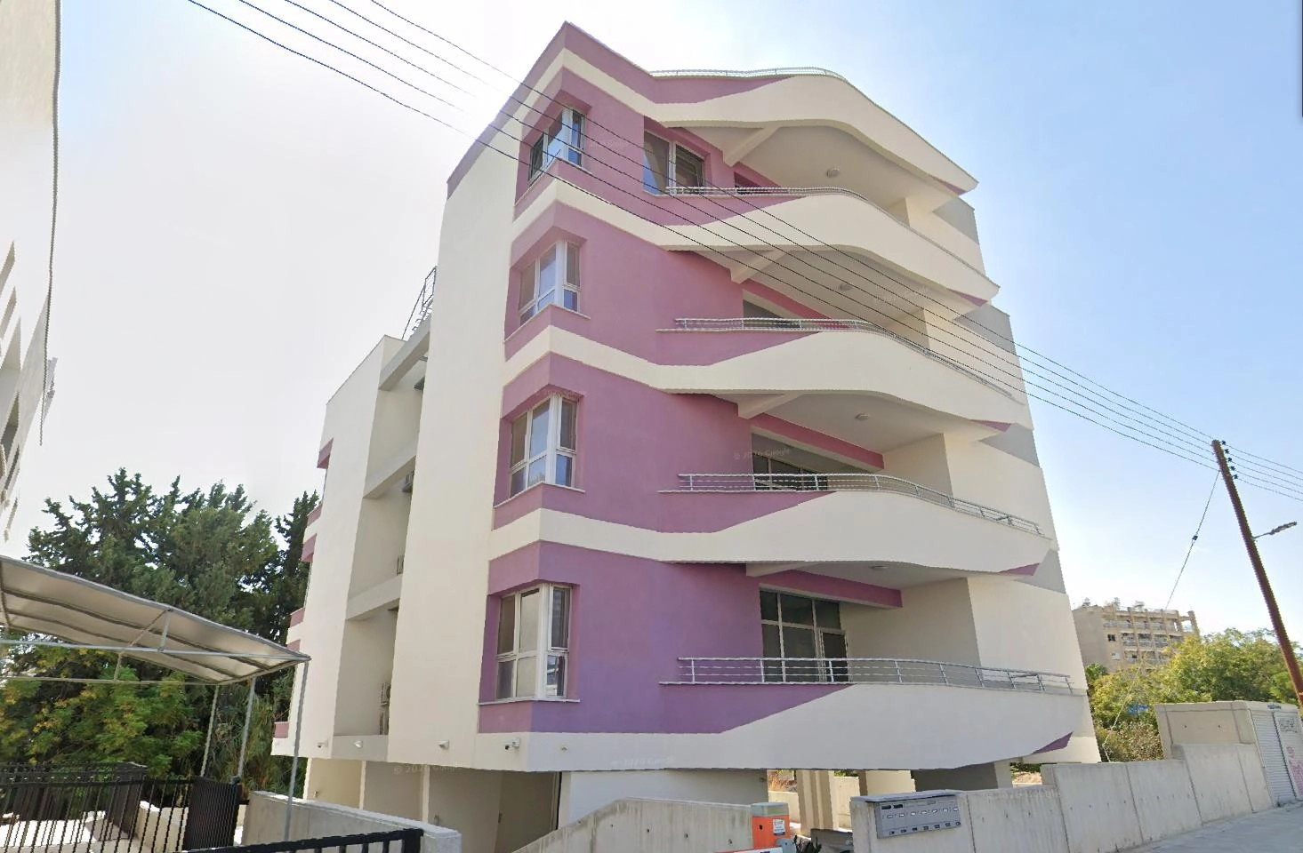 717m² Building for Sale