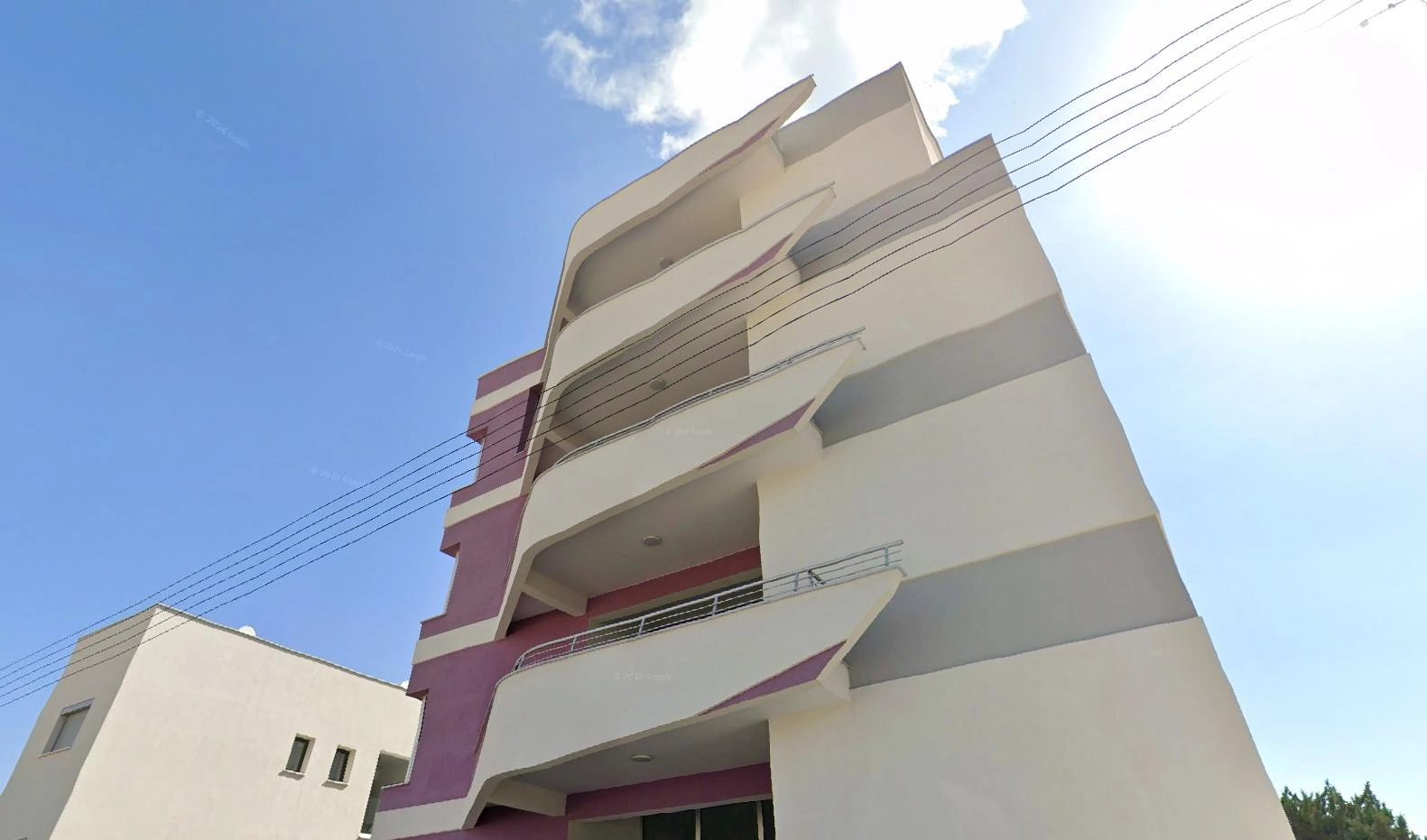 717m² Building for Sale