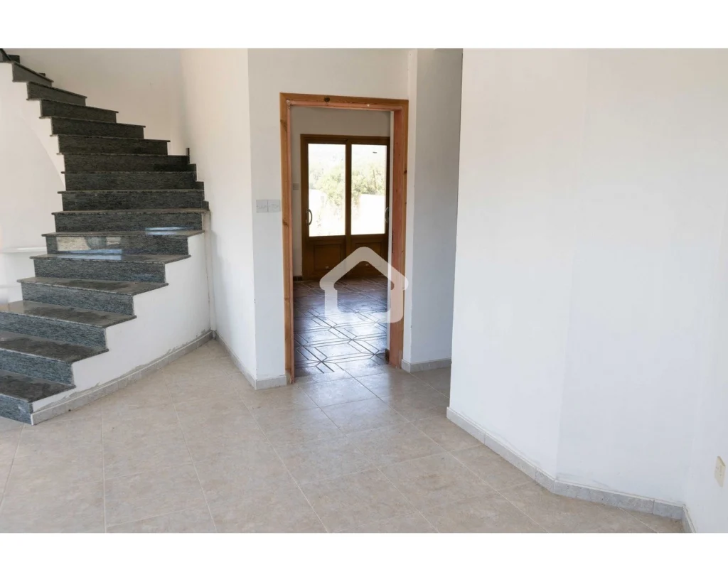 5 Bedroom House for Sale in Pegeia, Paphos District