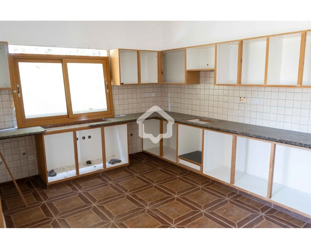 5 Bedroom House for Sale in Pegeia, Paphos District